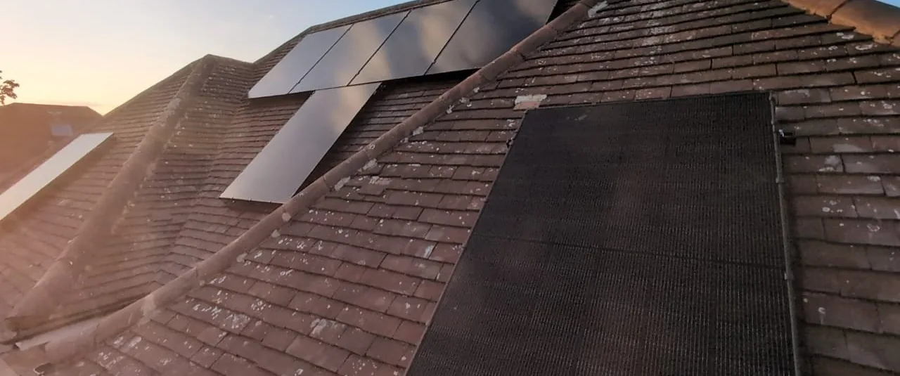 5.58 kWp all-black solar + SolaX hybrid installed by LS Electrix in Luton, Bedfordshire